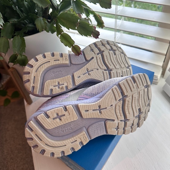 Brooks Ghost 14 - Picture 5 of 9